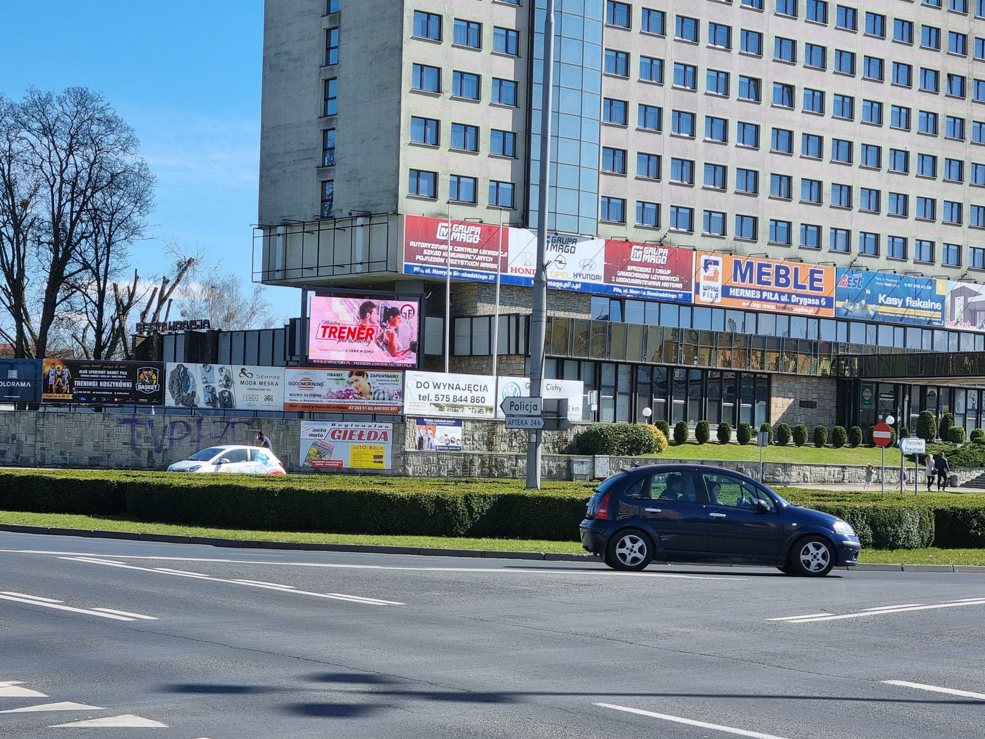 Samsung Galaxy S21 czy S21 Ultra - który tak naprawdę jest lepszy? Odpowiedź nie jest taka oczywista 50