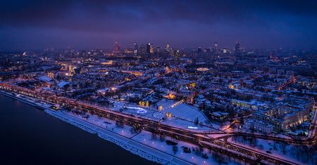 Warszawa z lotu ptaka wygląda przepięknie. Poznajcie wizję Drone in Warsaw