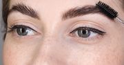 "Apteczny cud" zagęści brwi. Wystarczy kilka kropel