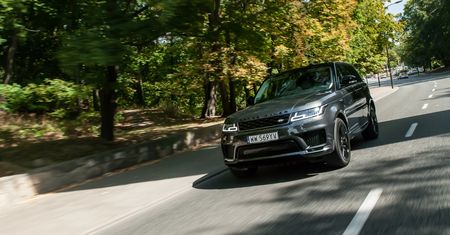 Test Range Rovera Sport HST. Z nowym silnikiem wysuwa się na prowadzenie