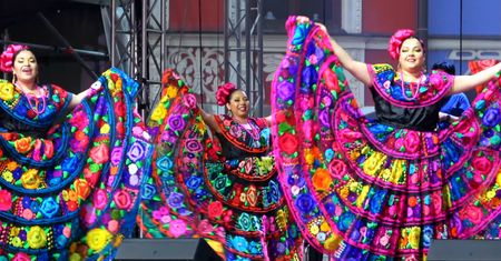 Eurofolk zachwyca publiczność. Światowy folklor opanował Rynek Wielki w Zamościu