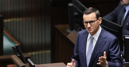 Rząd skierował do Sejmu projekt ustawy. Morawiecki apeluje do Hołowni