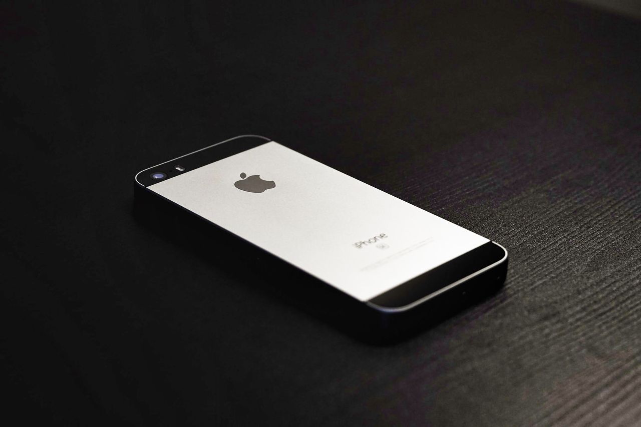 iOS 15: Apple może odciąć iPhone 6s i SE od aktualizacji
