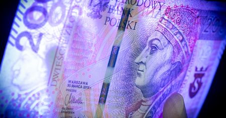 Ile trzeba zarabiać na 8 tys. zł emerytury? Oto wyliczenia