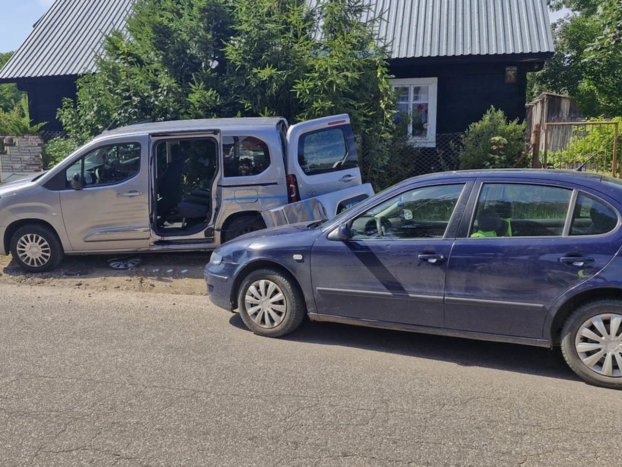 Nowy Lubiel: Podczas jazdy doznał udaru i wjechał w zaparkowane auto