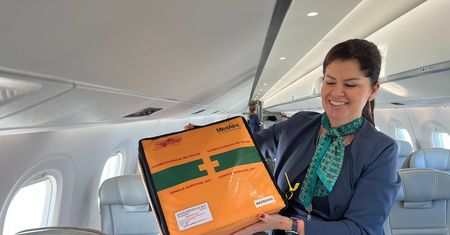 Tego w europejskich samolotach nie znajdziemy. Oto co w Brazylii zawiera "Jungle kit"