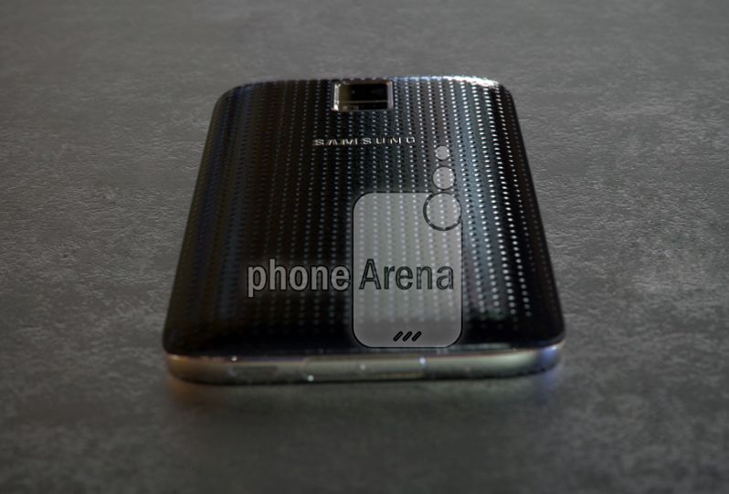 Galaxy S5 Prime pozuje do zdjęć. Ma aluminiową obudowę? 3