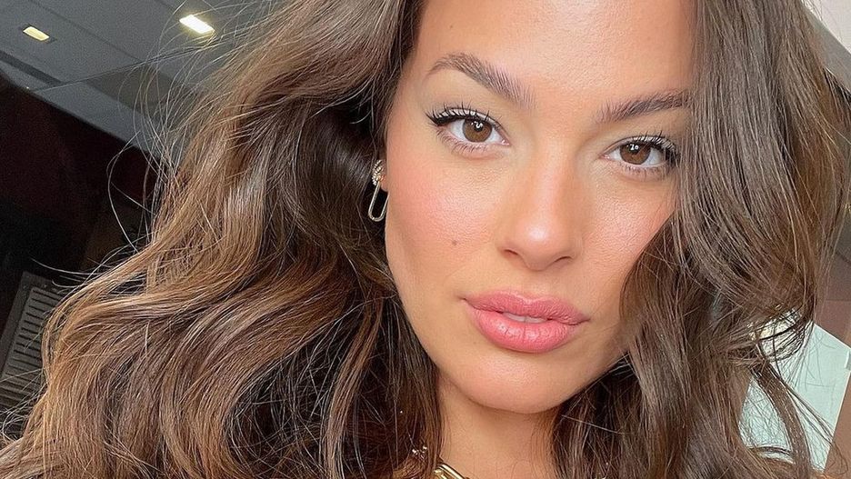 Ashley Graham celebruje swoje ciało, zmieniające się w czasie ciąży