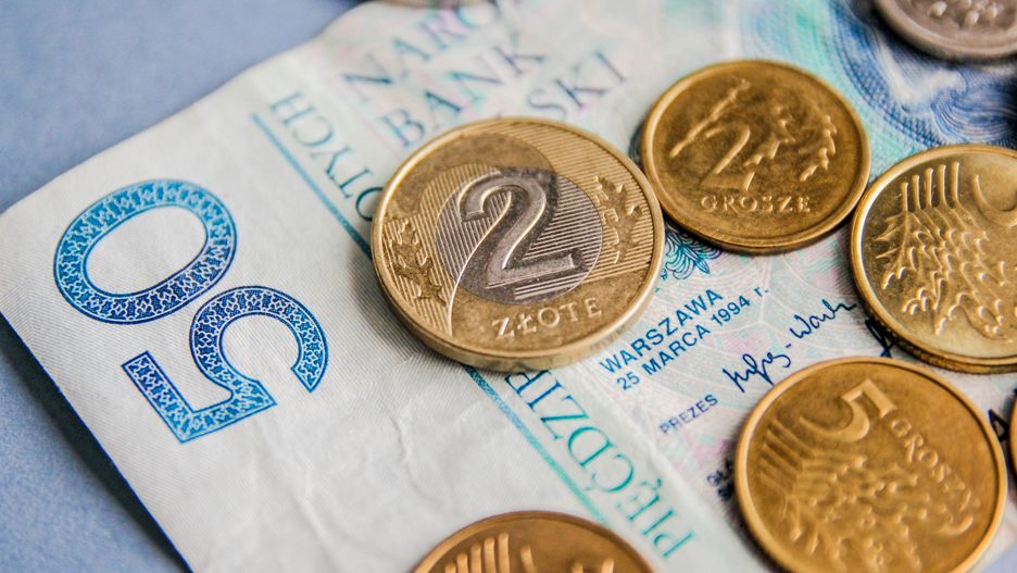 Coraz więcej Polaków pobiera mikroemerytury 