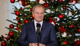 Tusk zaskoczył. Zaczął śpiewać. Dołączyli do niego ministrowie