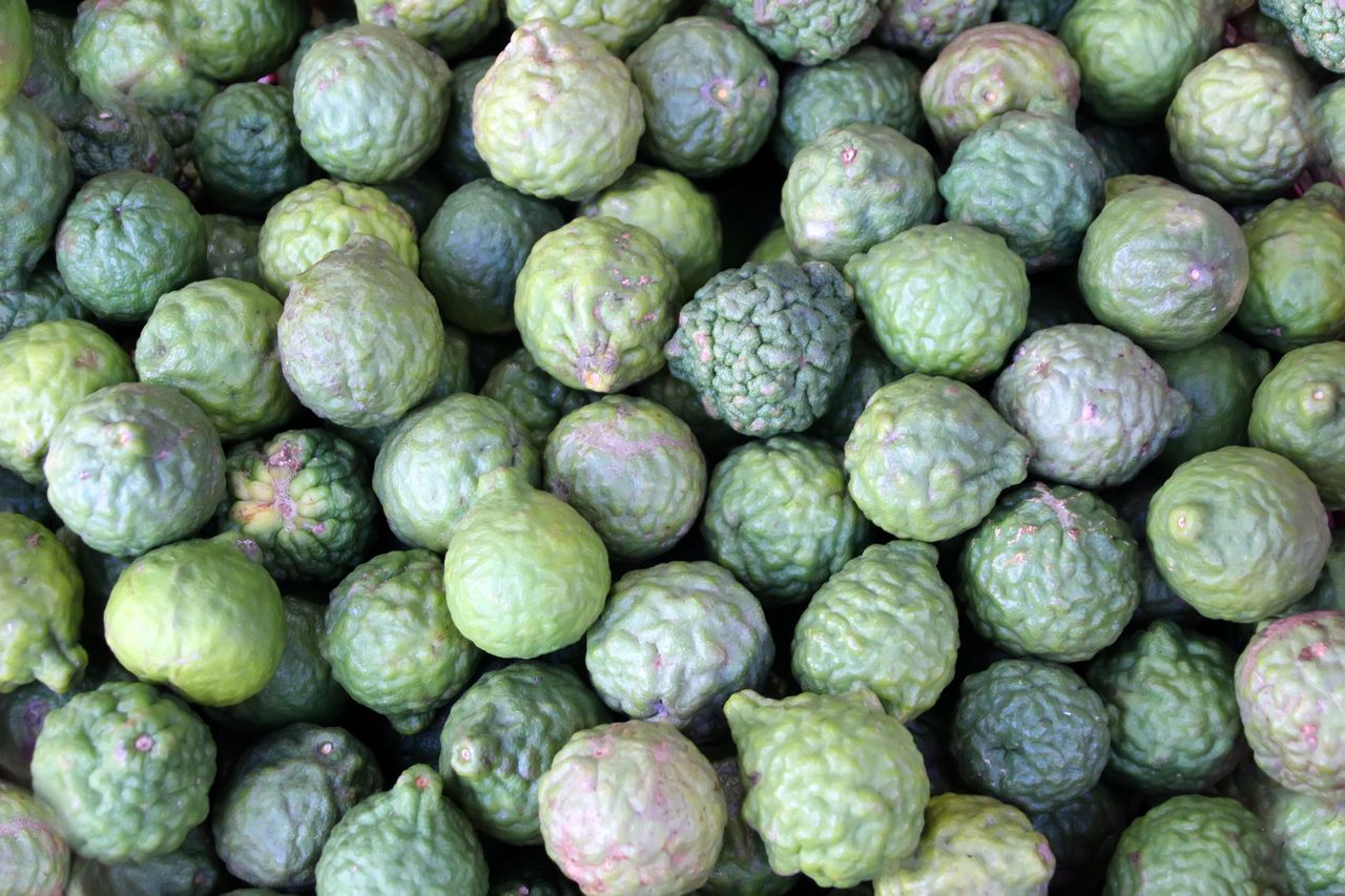 Działa jak statyny. Rozbija grudki tłuszczu, odtyka tętnice