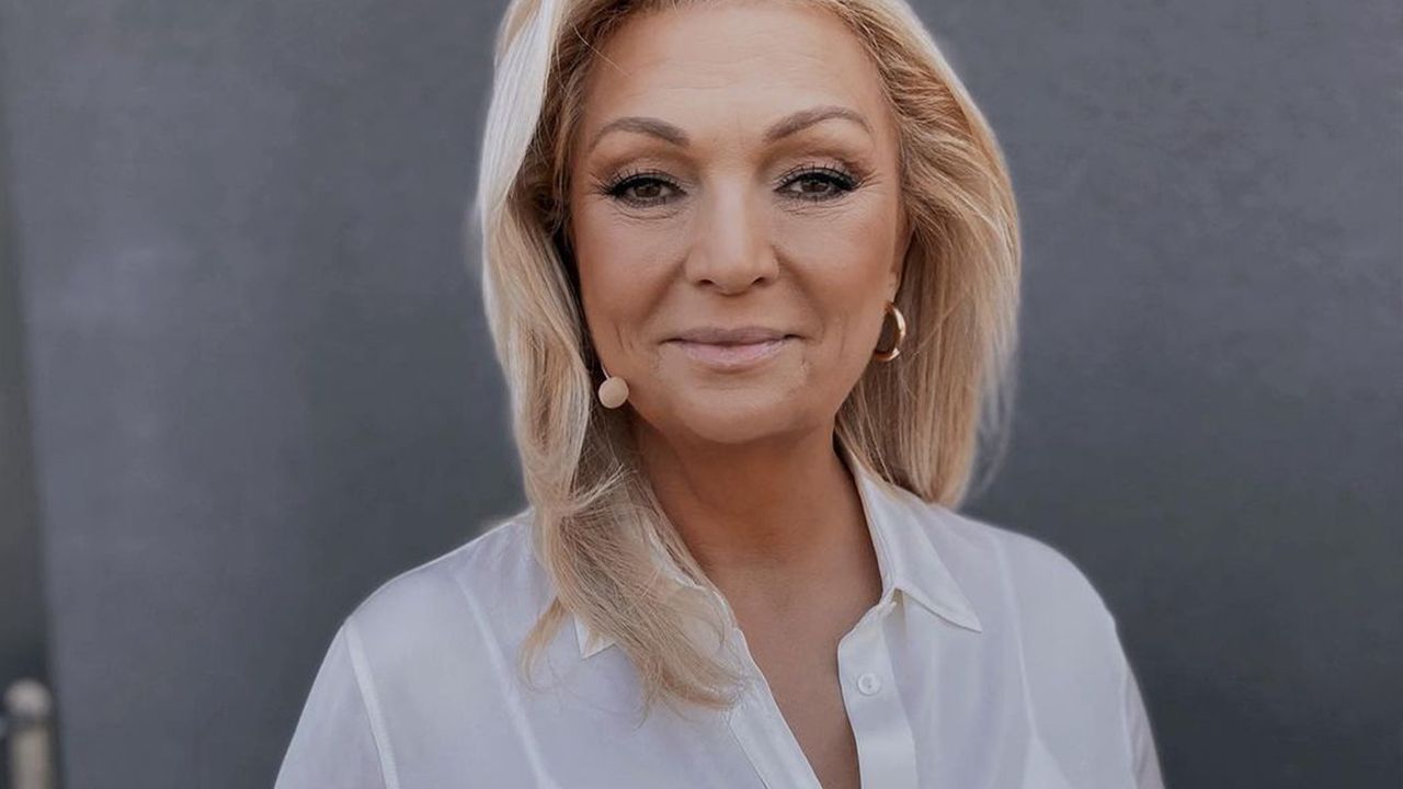 Małgorzata Walewska w eleganckiej bluzce