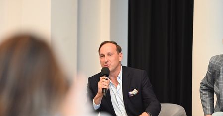 Kto wyreżyseruje Operę o Warszawie?