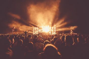 Opener Festival 2025 kompletny przewodnik. Dojazd, organizacja, pogoda, co spakować
