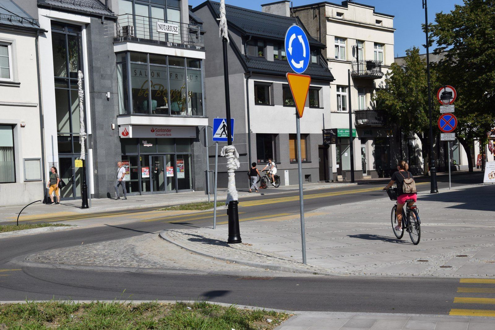 Plac Wolności w Zduńskiej Woli ma już namalowane pasy dla pieszych