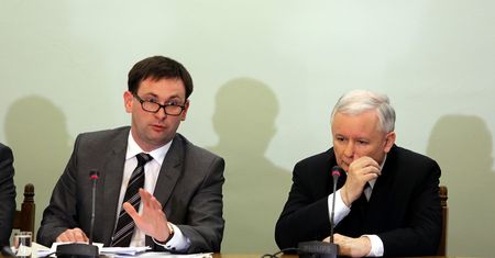 Jarosław Kaczyński chroni Daniela Obajtka? Poseł oskarża ws. maseczek w Orlenie