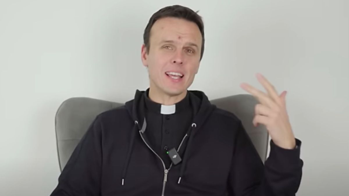 Ksiądz z osiedla podsumowuje działalność klubokawiarni