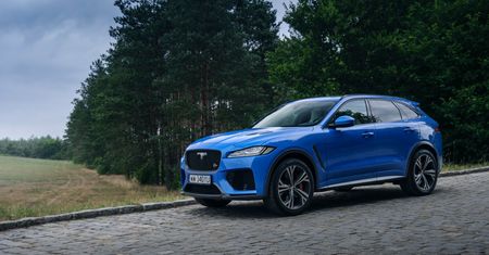 Jaguar F-Pace SVR: kiedy marzy ci się F-Type, ale potrzebujesz kanapy