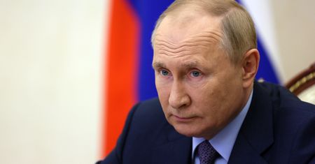 Wczoraj otwierał je Putin, a dziś już nie działa. Co się stało ze "Słońcem Moskwy"?