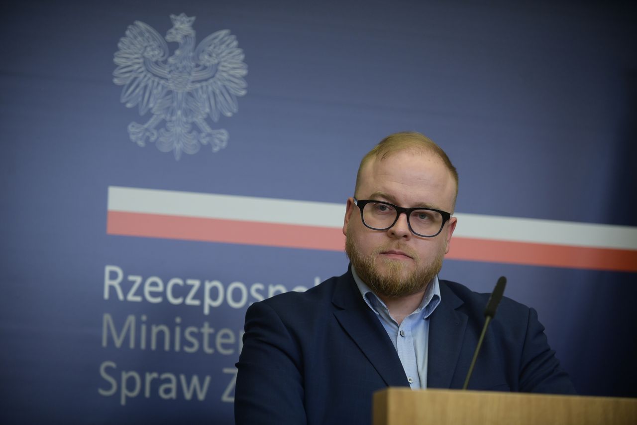 Francuski ambasador wezwany do MSZ. Reakcja Polski na wywiad Macrona