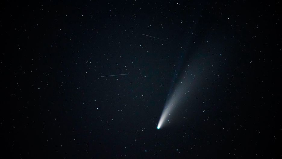 Mknie w kierunku Ziemi. Zielona kometa coraz bliżej