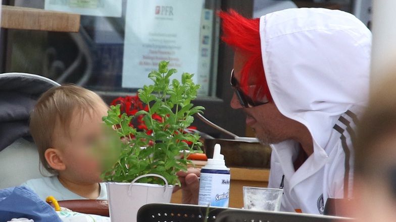 Michał Wiśniewski z rodziną na lunchu 