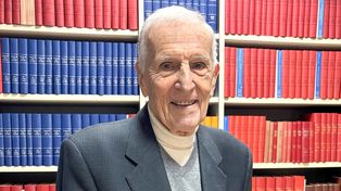 Ma 97 tak i nadal pracuje. Farmakolog wyeliminował z diety trzy produkty