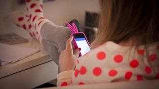 Tyle czasu dzieci spędzają przed ekranem w czasie ferii. Wyzwanie dla rodzin