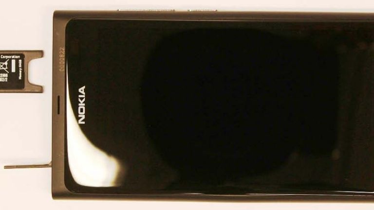 Nokia N9 rozebrana na części dla amerykańskiej FCC 1