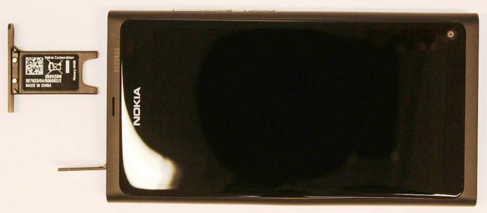 Nokia N9 rozebrana na części dla amerykańskiej FCC