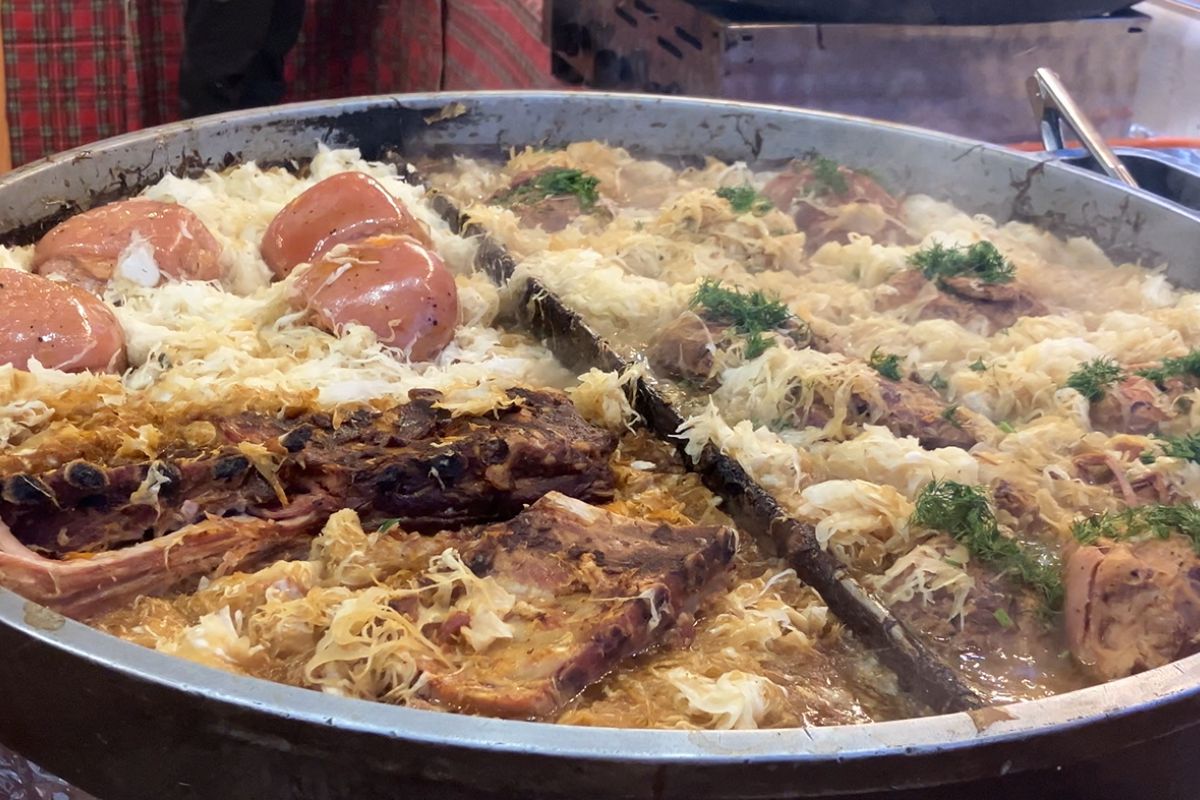 Ciepłe jedzenie na poznańskim jarmarku