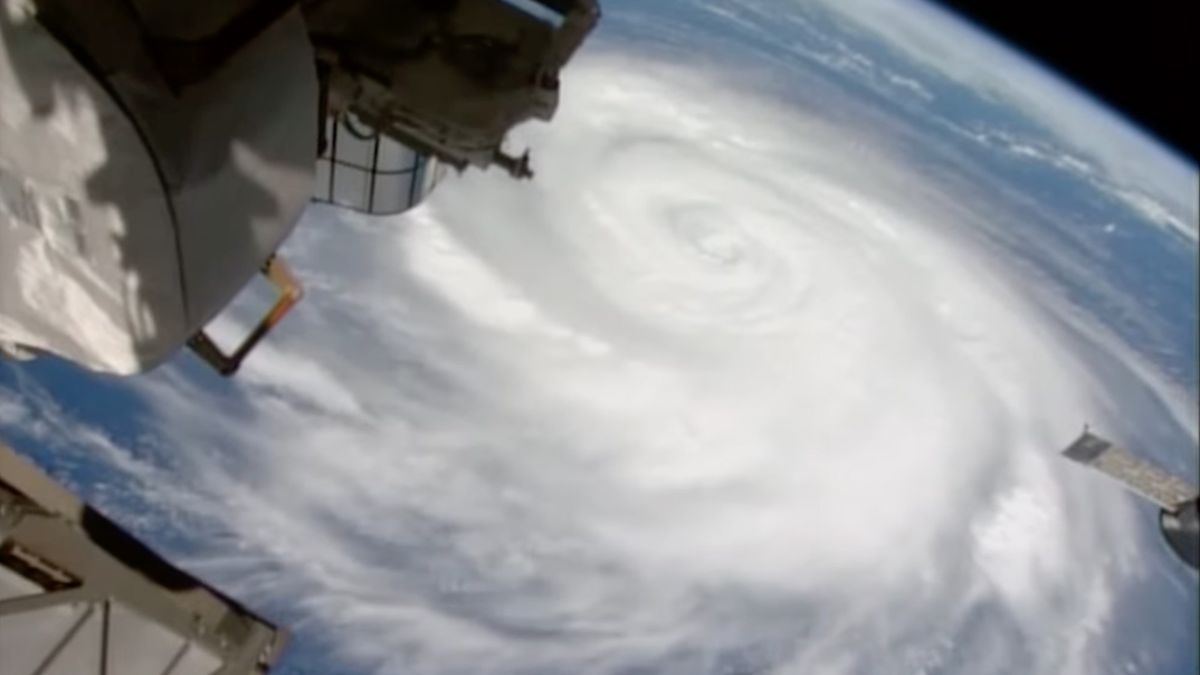 Huragan Franklin szaleje na Atlantyku.