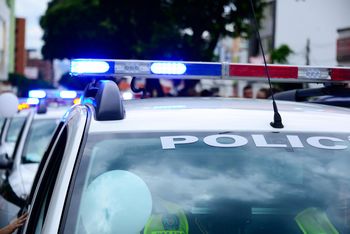 Szok na Wyspach. 28-latek odpowie za próbę zabójstwa policjanta