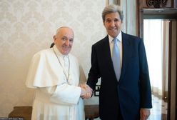 "Czasami przewracał oczami". Kerry wspomina rozmowy z Franciszkiem