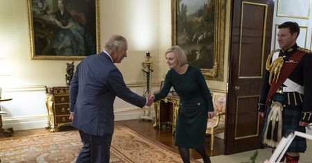 Tak Karol III przywitał brytyjską premier. Nagranie podbija sieć