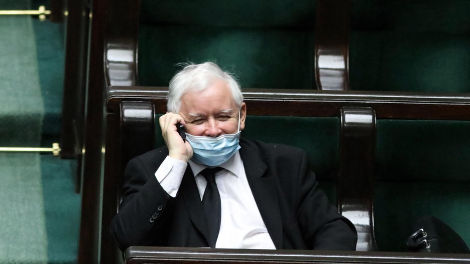 Wybory prezydenckie w obliczu koronawirusa. Skrzynka pocztowa Jarosława Kaczyńskiego jest pilnie strzeżona