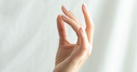 5 kremów, które pozbędą się spierzchnięć z dłoni raz, a dobrze