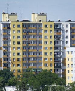 Żyją w mieszkaniach, nie płacą, długi rosną. Coraz więcej eksmisji