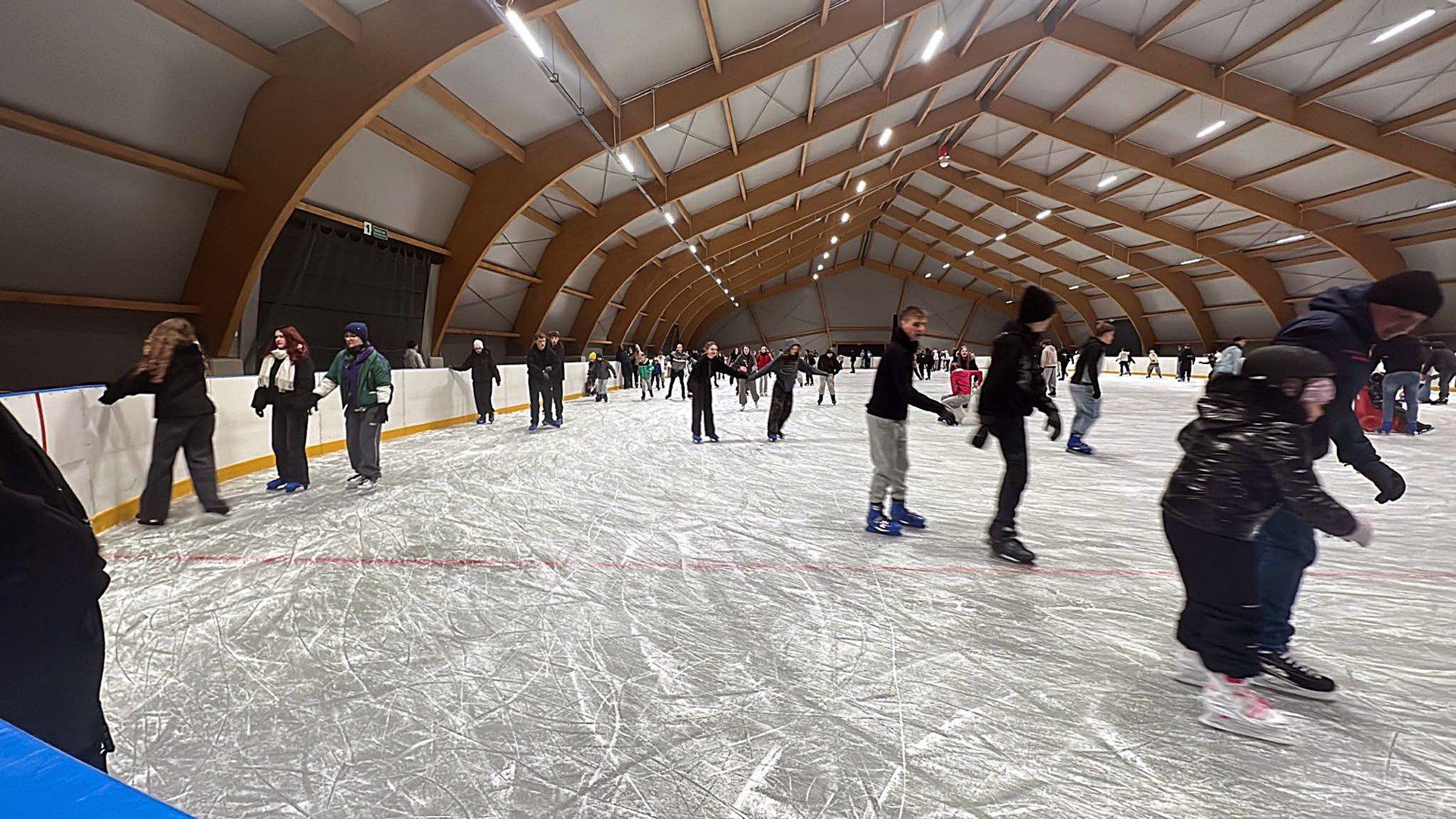 Ośrodek Sportu i Rekreacji otworzył dzisiaj kryte lodowisko
