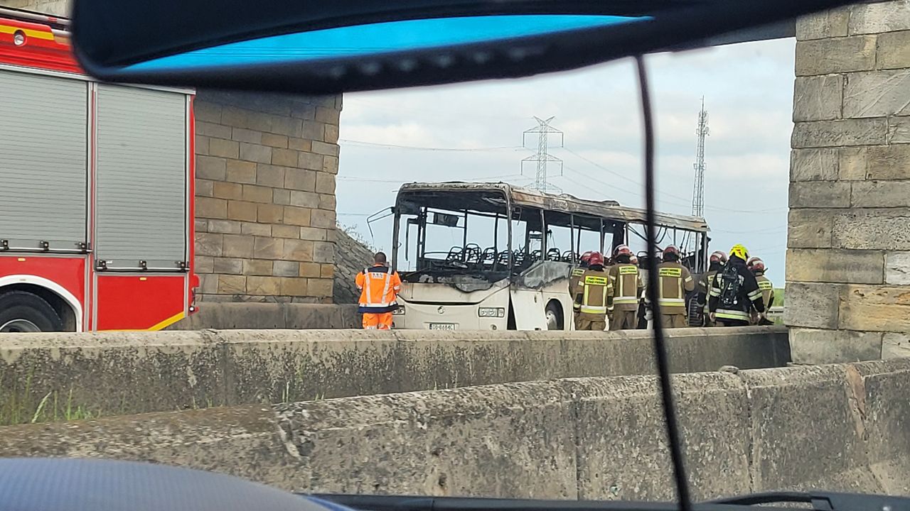 Pożar autokaru na A4. Jechały nim dzieci