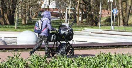 Za ten błąd zapłacisz nawet 5 tys. zł. Mandat za spacer z dzieckiem