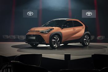 Toyota wprowadza hybrydę do najmniejszych aut. Aygo X Hybrid różni się nie tylko napędem