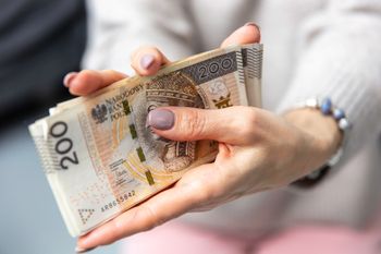 Rząd wypłaca nawet 30 tys. zł. Chce zakończyć program. Nie ma chętnych