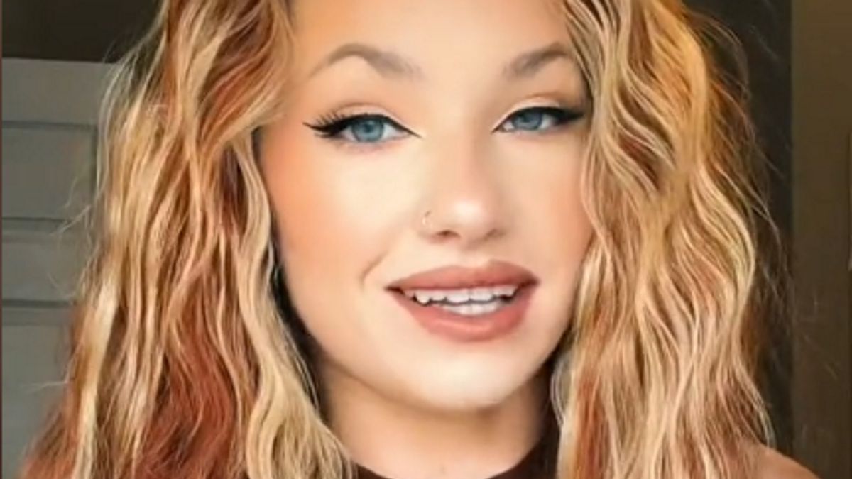 Tiktokerka myje włosy raz w mieisiącu. 