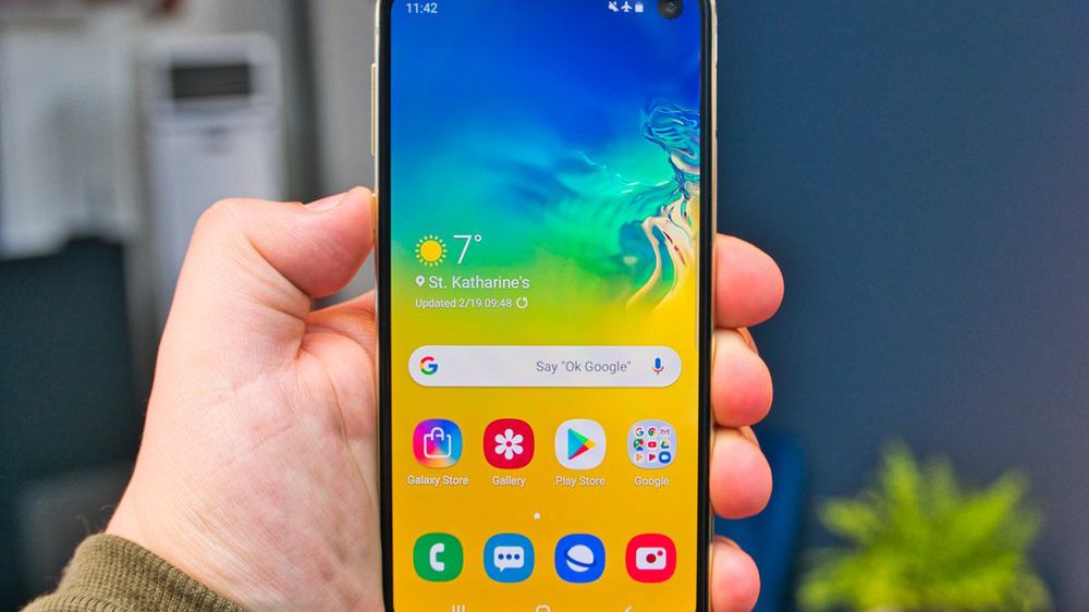 Samsung Galaxy S11e może być pozbawiony największych zalet poprzednika 1