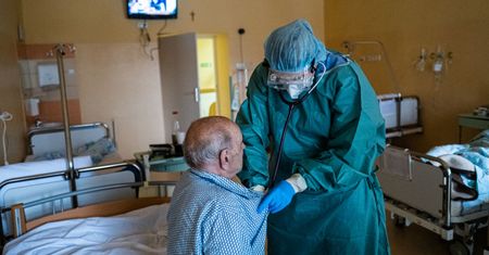 COVID-19 niszczy serce. Czy SARS-CoV-2 może powodować arytmię? Nowe badania