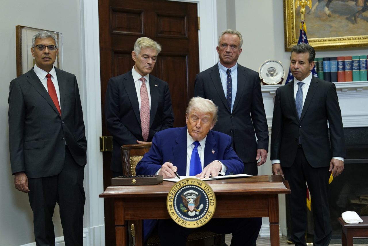 Trump demands EU pay more for pharma as U.S. prices drop