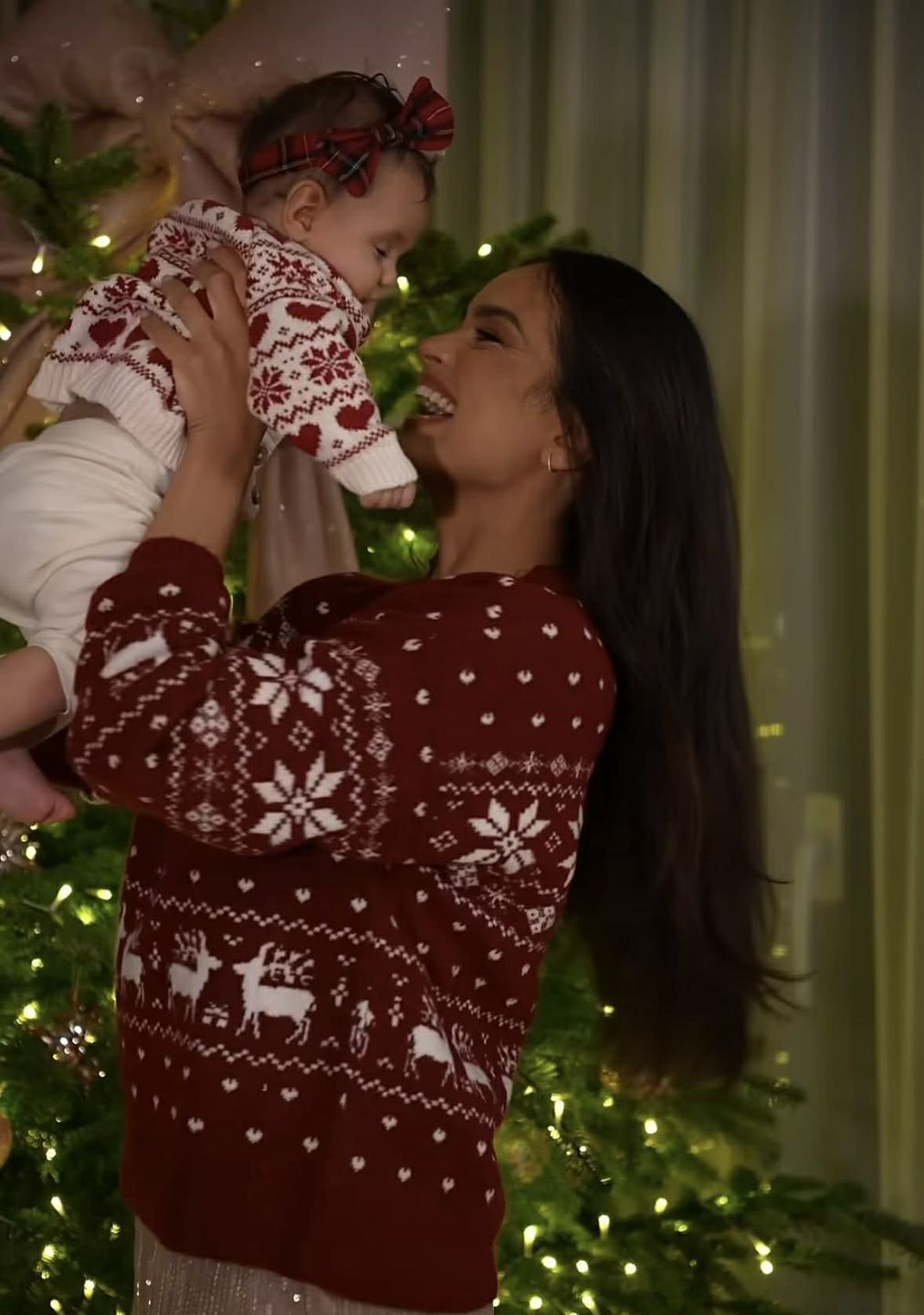 Klaudia El Dursi z córeczką ze świątecznymi życzeniami