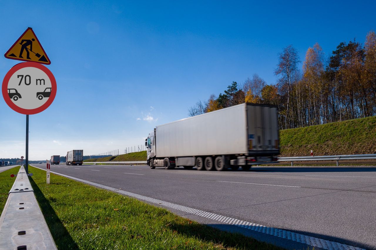 Na autostradach pojawią się nowe znaki. Przypomną o martwym przepisie