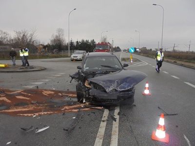 Kolizja dwóch samochodów osobowych. 6 osób poszkodawanych